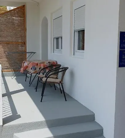 Apartments Dana Omis Exterior photo