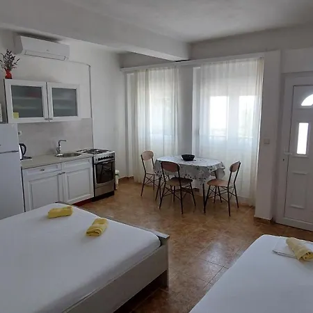 Apartments Dana Omis Room photo